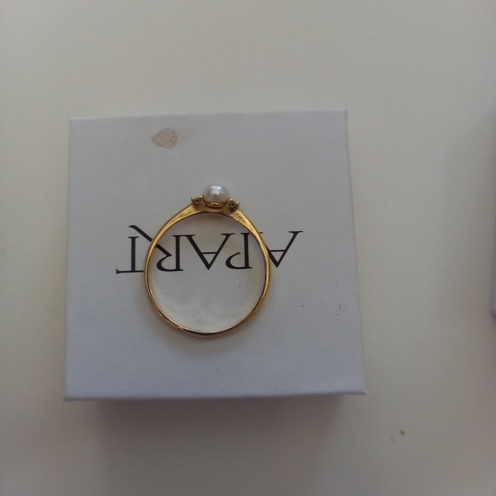 14 k gold ring with real Pearl size 10